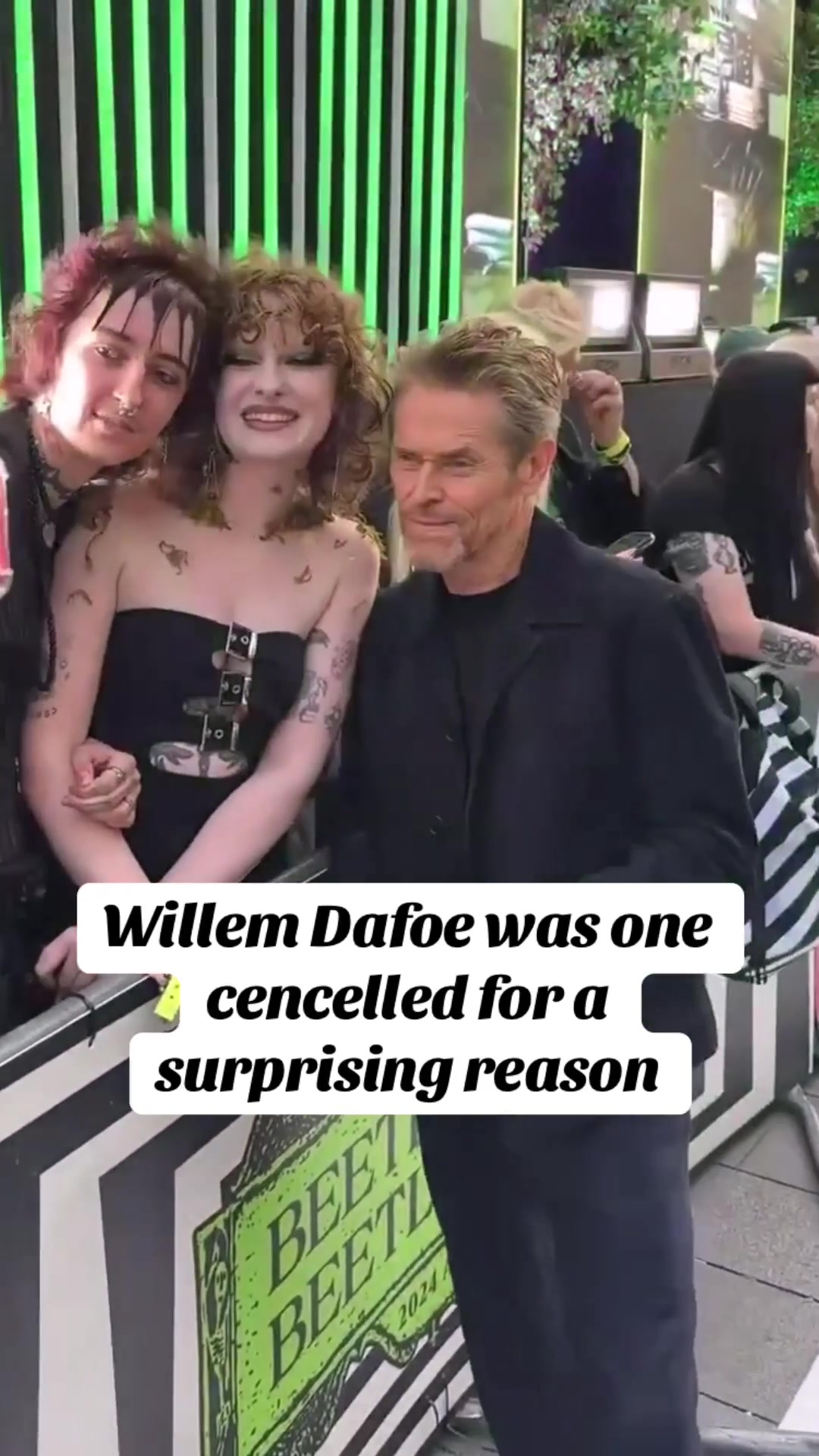 @Hollyweird