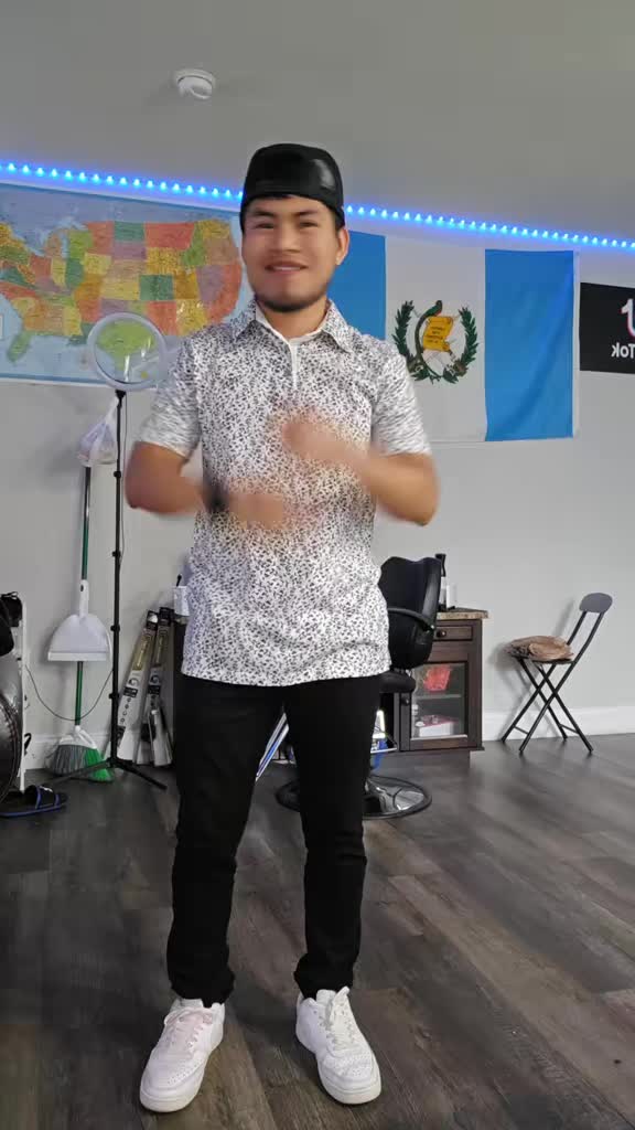 @๐ฌ๐๐๐๐๐๐๐๐๐๐๐ฌ๐นโญ๏ธ๐งก