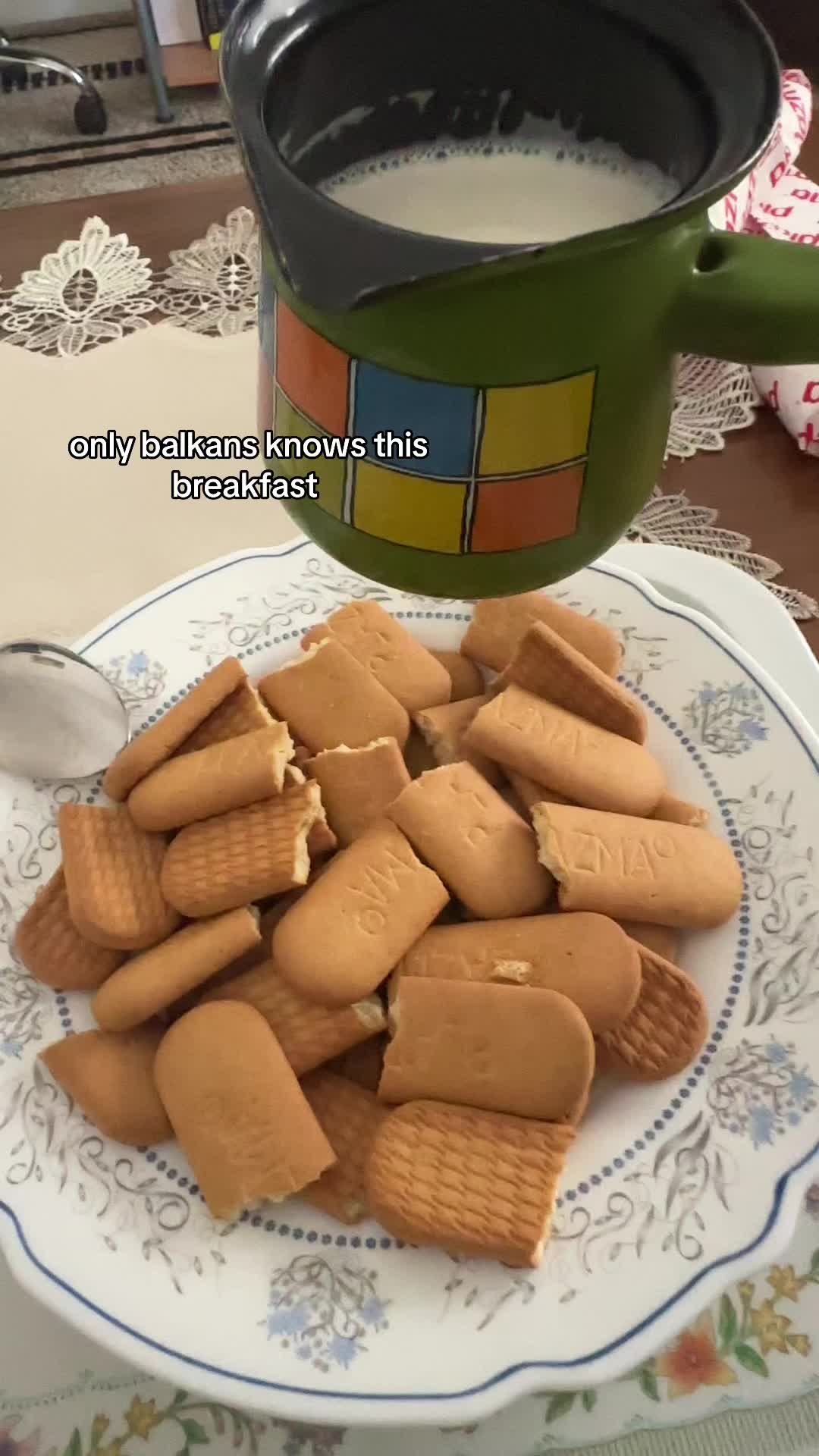 @๐๐ฅ๐ฏ๐ข๐ฌ