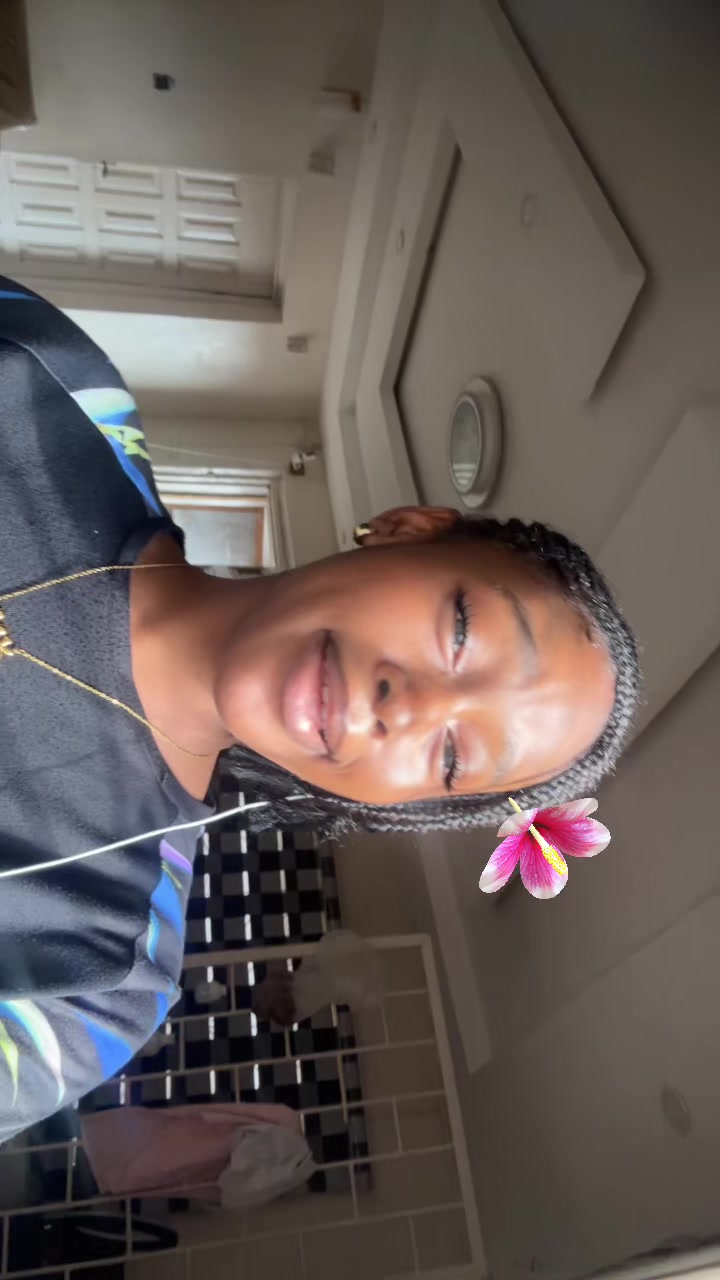 @karesimi💕🥹