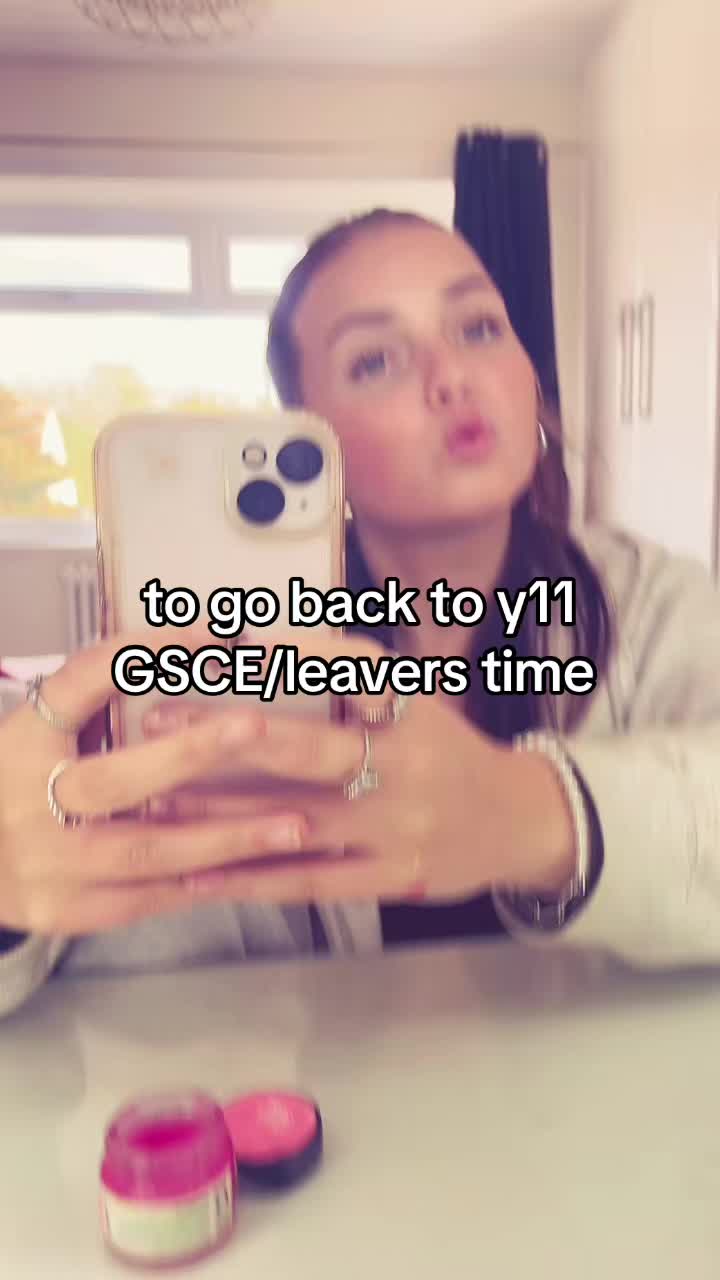 @phoebebolton0