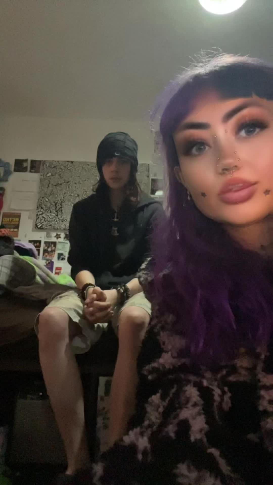 @mothmxnchr