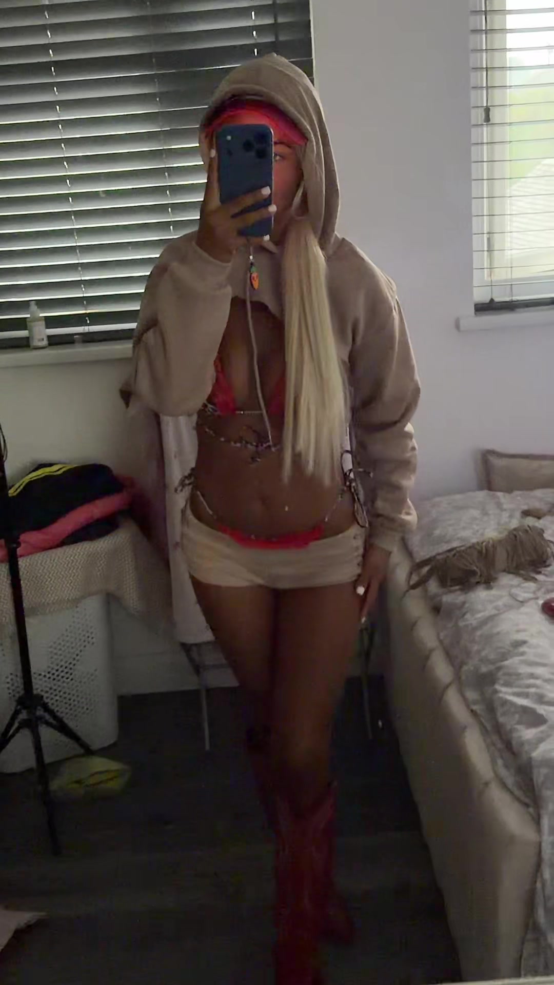 @pxlxaa24_