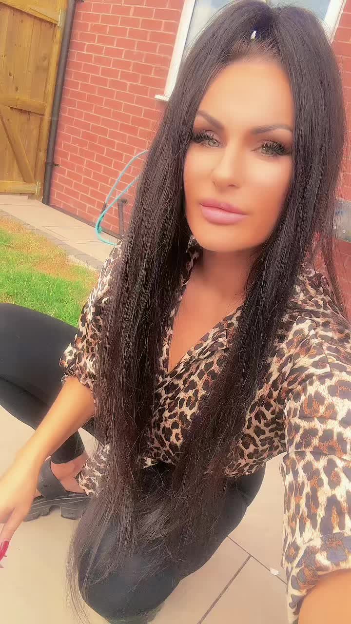 @Kleopatra👑🇱🇹🇬🇧