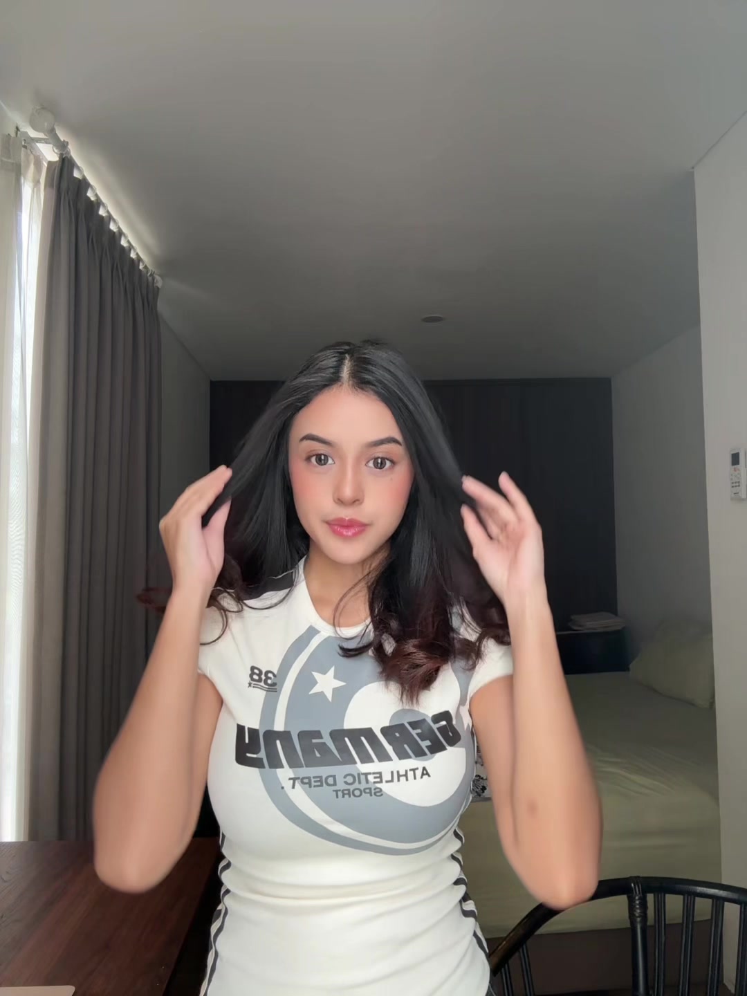 @zzneya