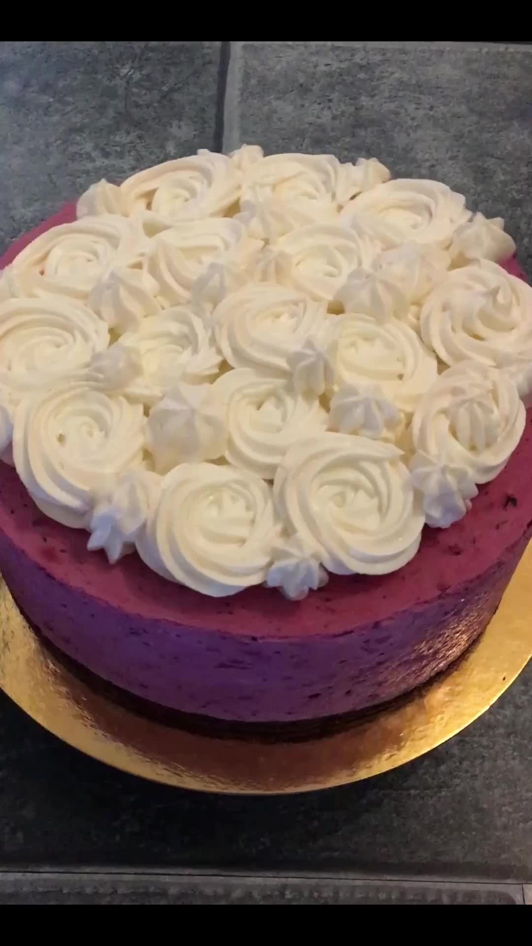 @lacrima_s_cakes_