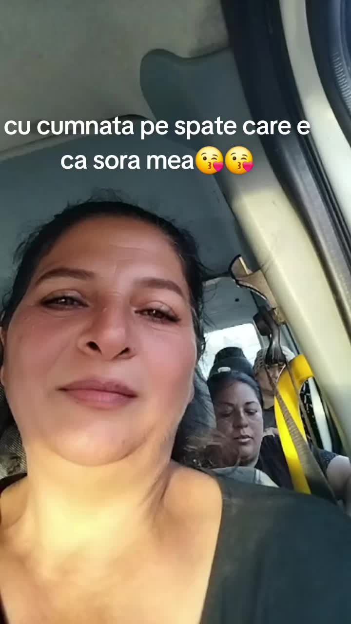 @Elena Codreanu700