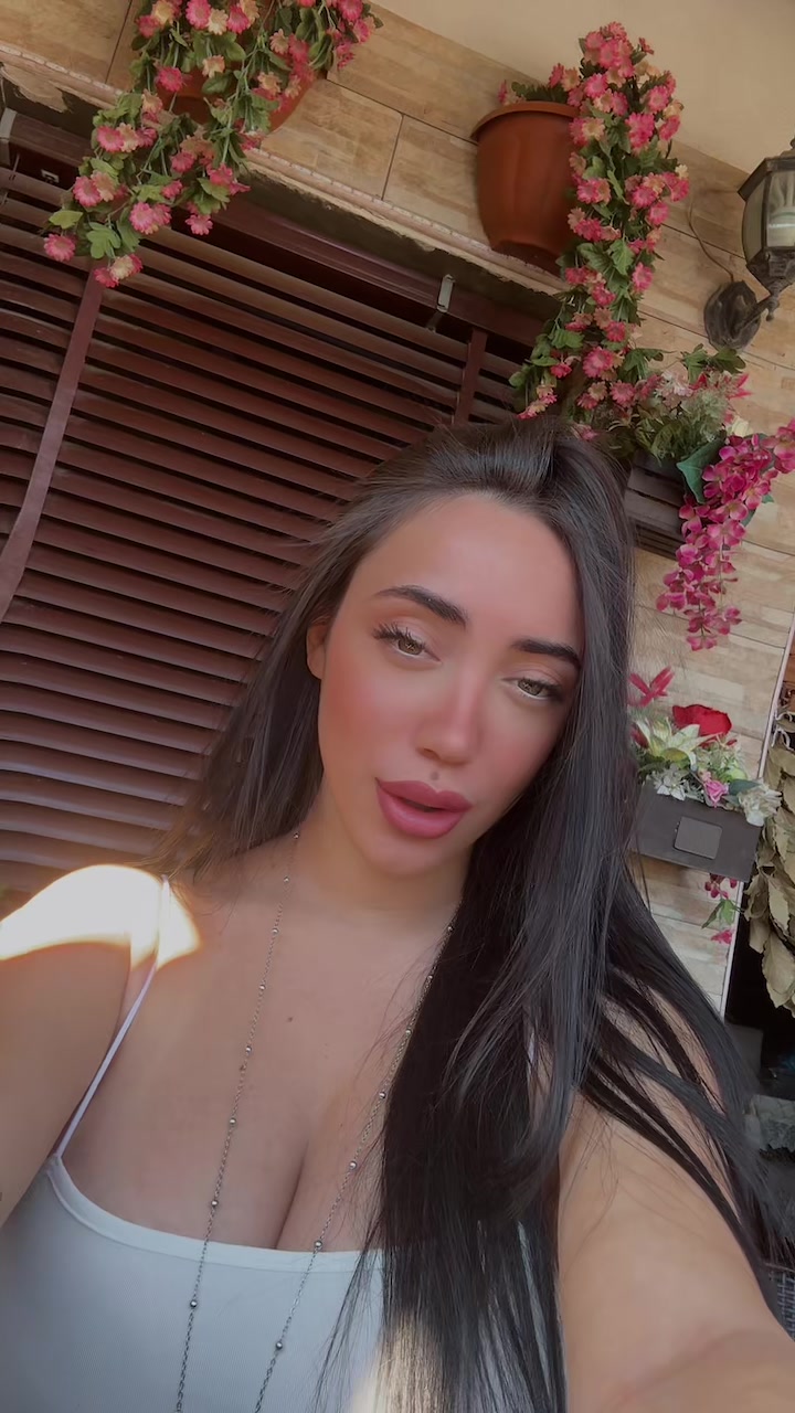 @𝓛𝓮𝓼𝓼𝔂🖤