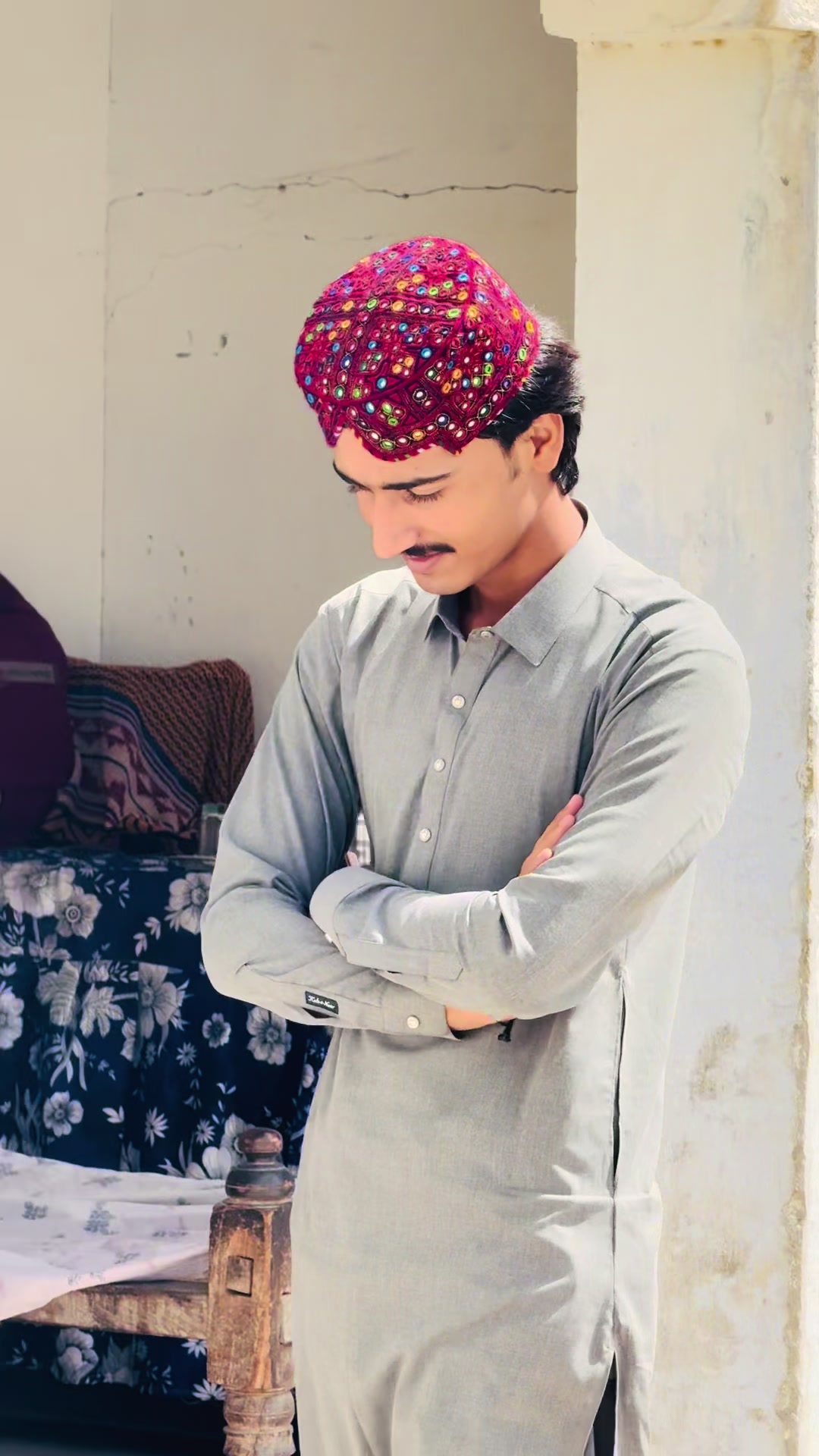 @HUSSAIN 🥀🤍🥀