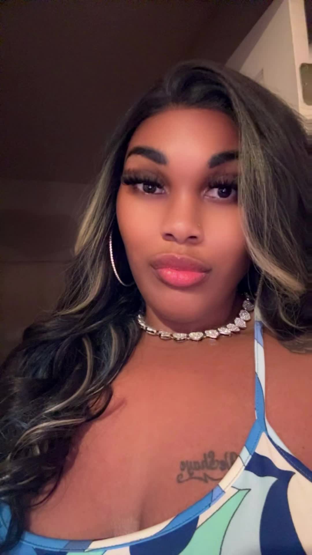 @BigGurlsRuS