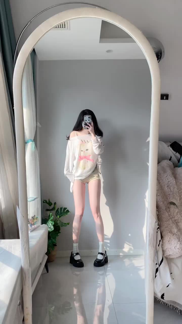 @Bella