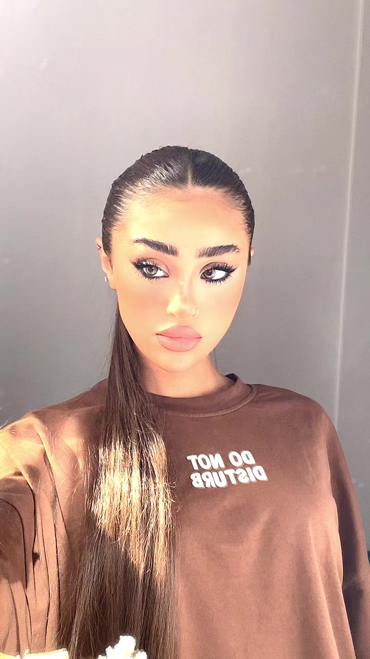@hellenaslh