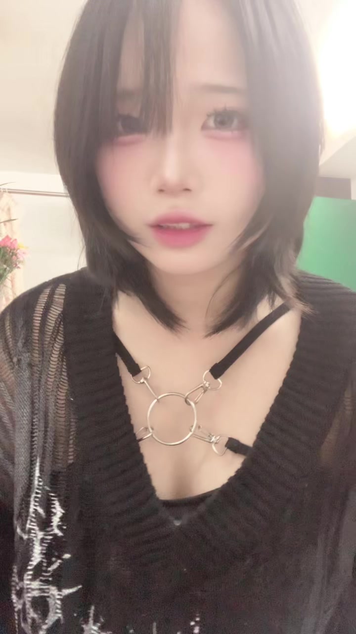 @玥