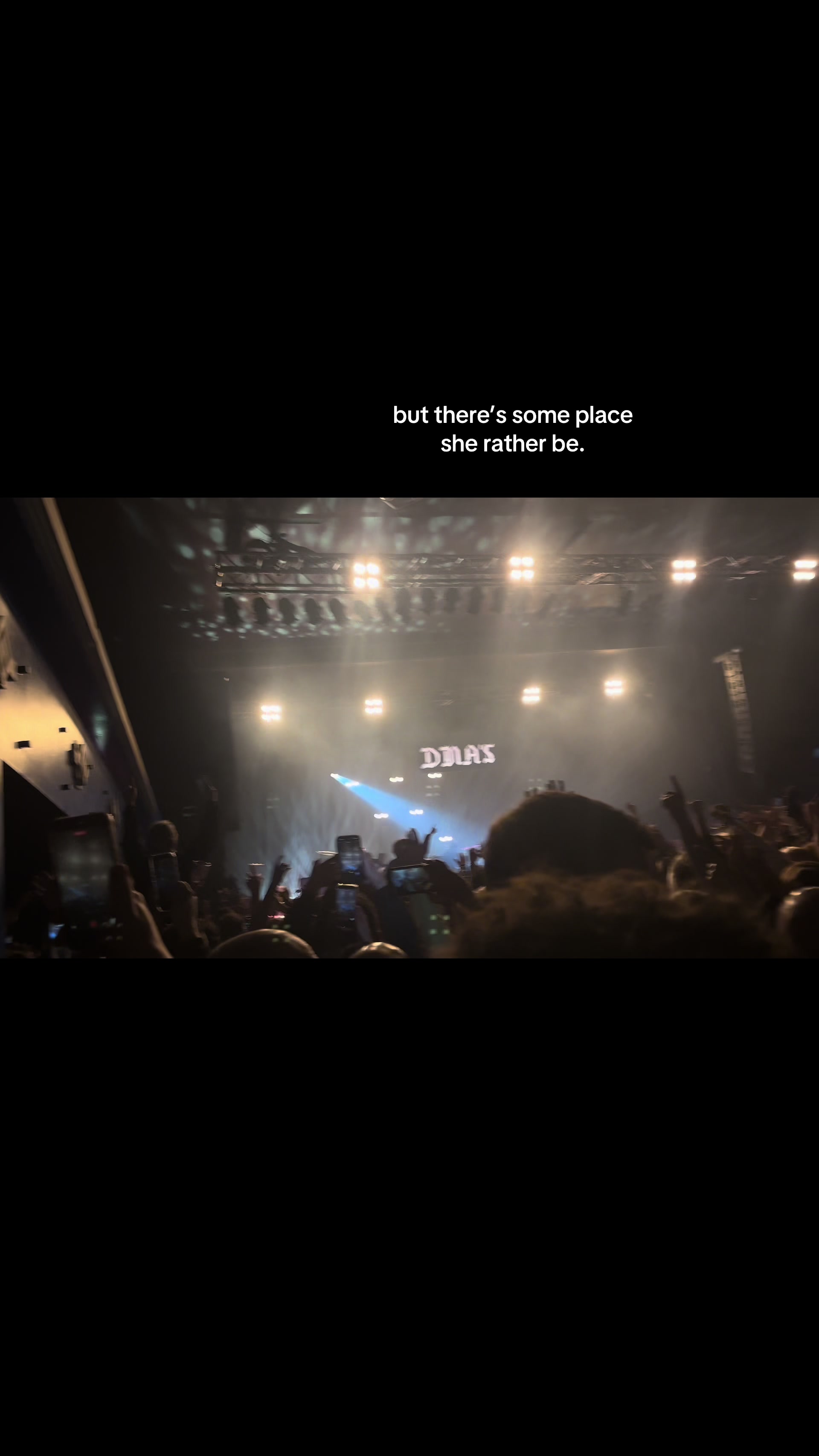 @𝐩𝐨𝐩𝐬🎸