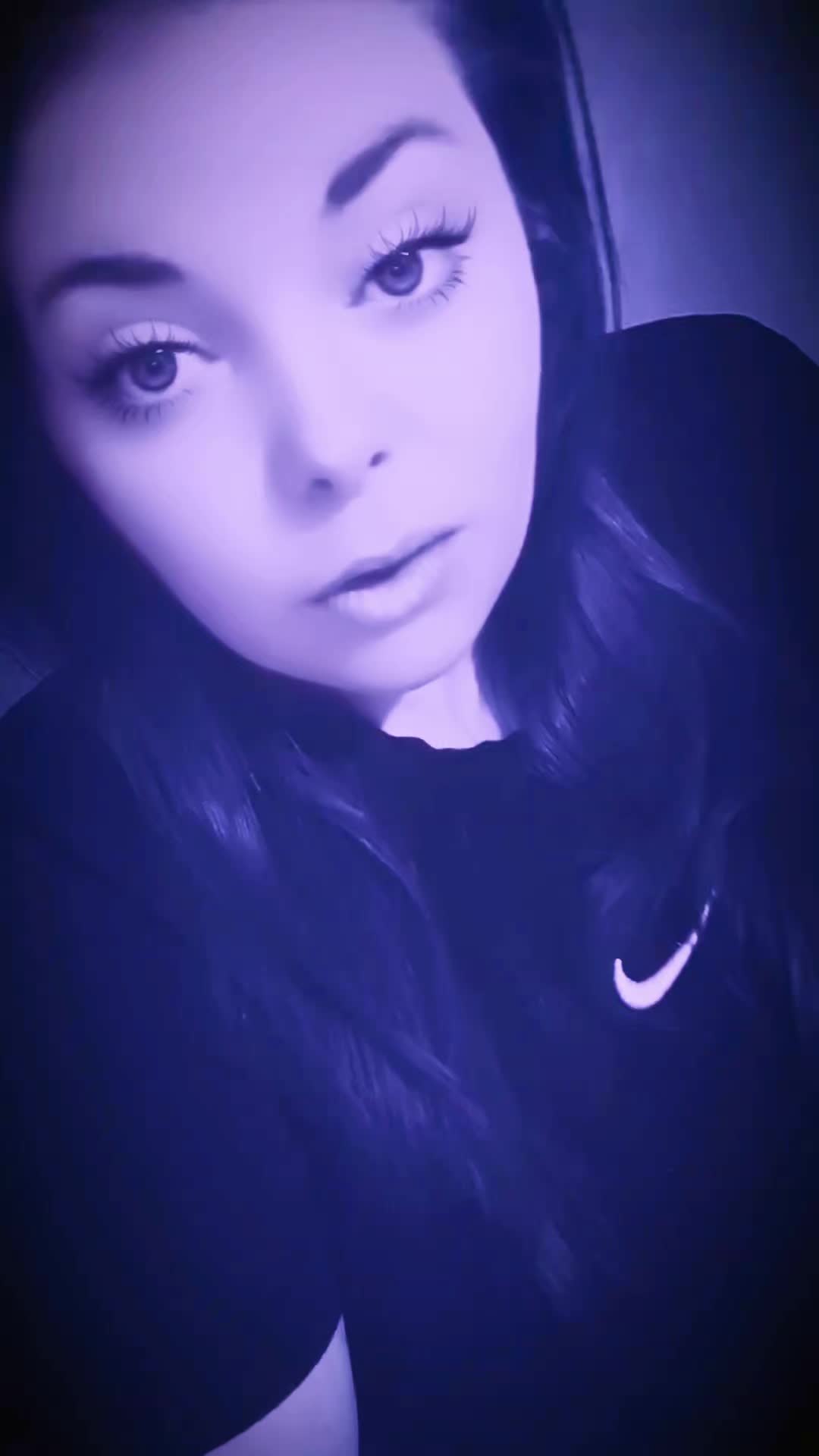 @🍒𝒮𝒽𝒶𝓃𝒶 ~𝓁o𝓊𝒾𝓈𝑒🍒