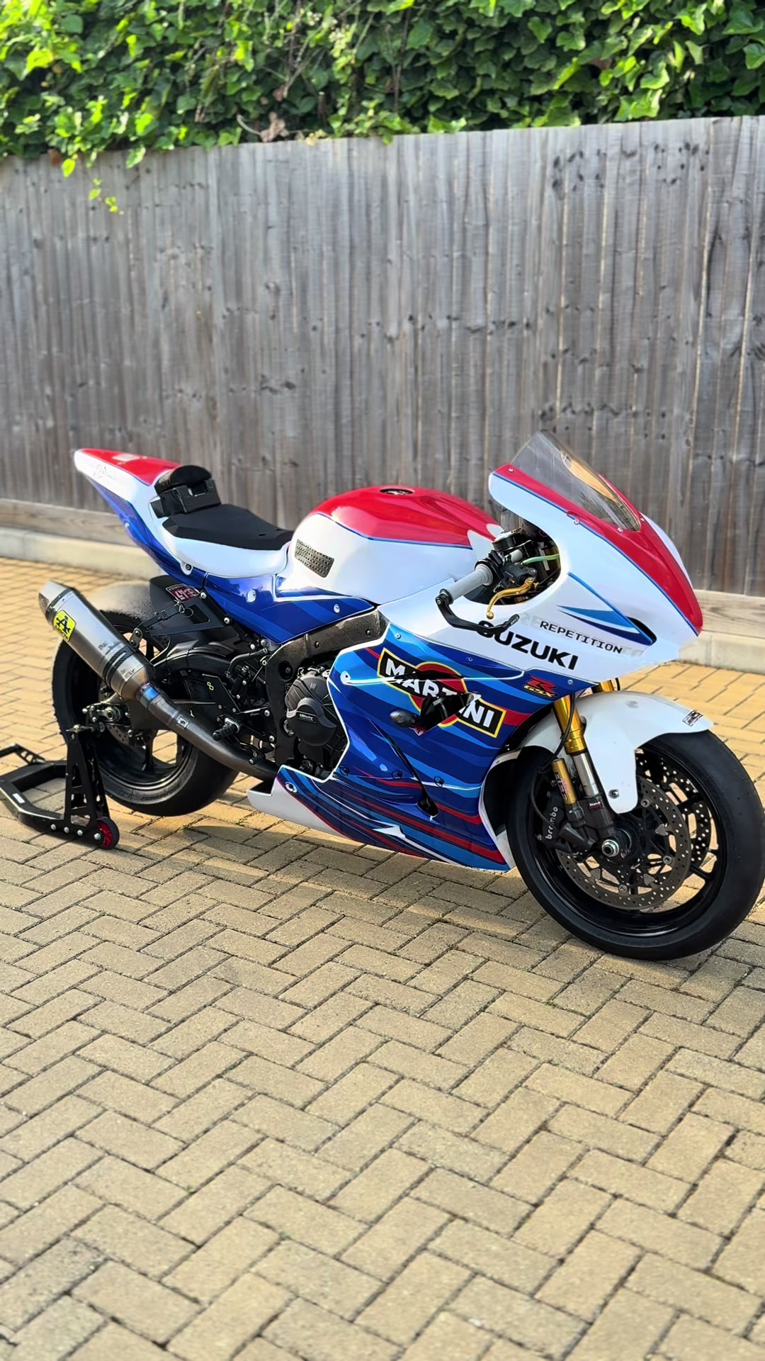 @theraceshackuk