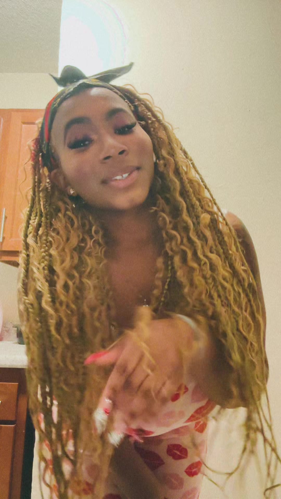 @_.itslexiii