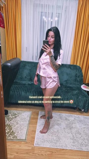 @🥀🖤Ella⚰️🪦