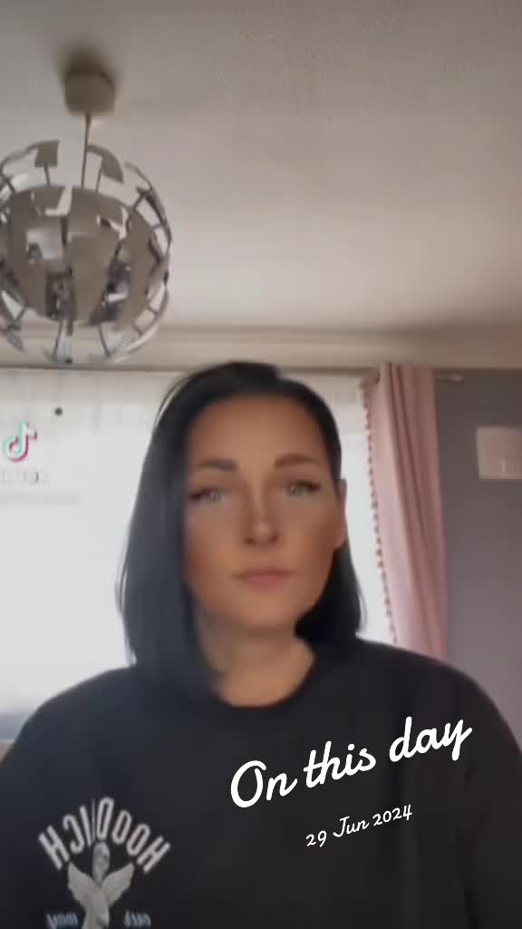 @Kay💜🖤