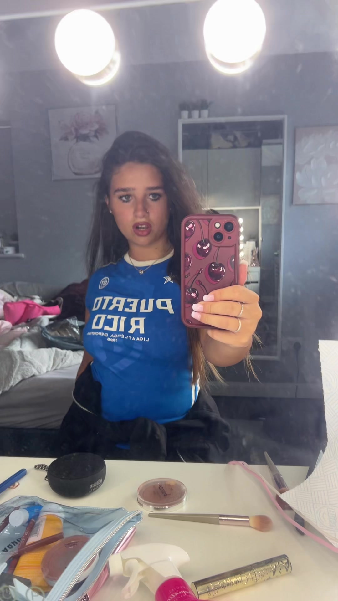@caitlinelliejonesxx