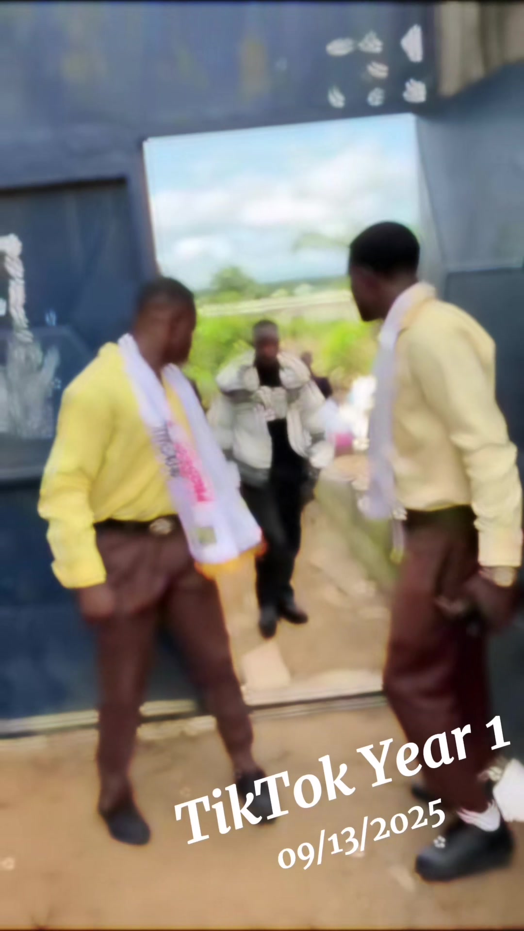 @Royal Boy 237