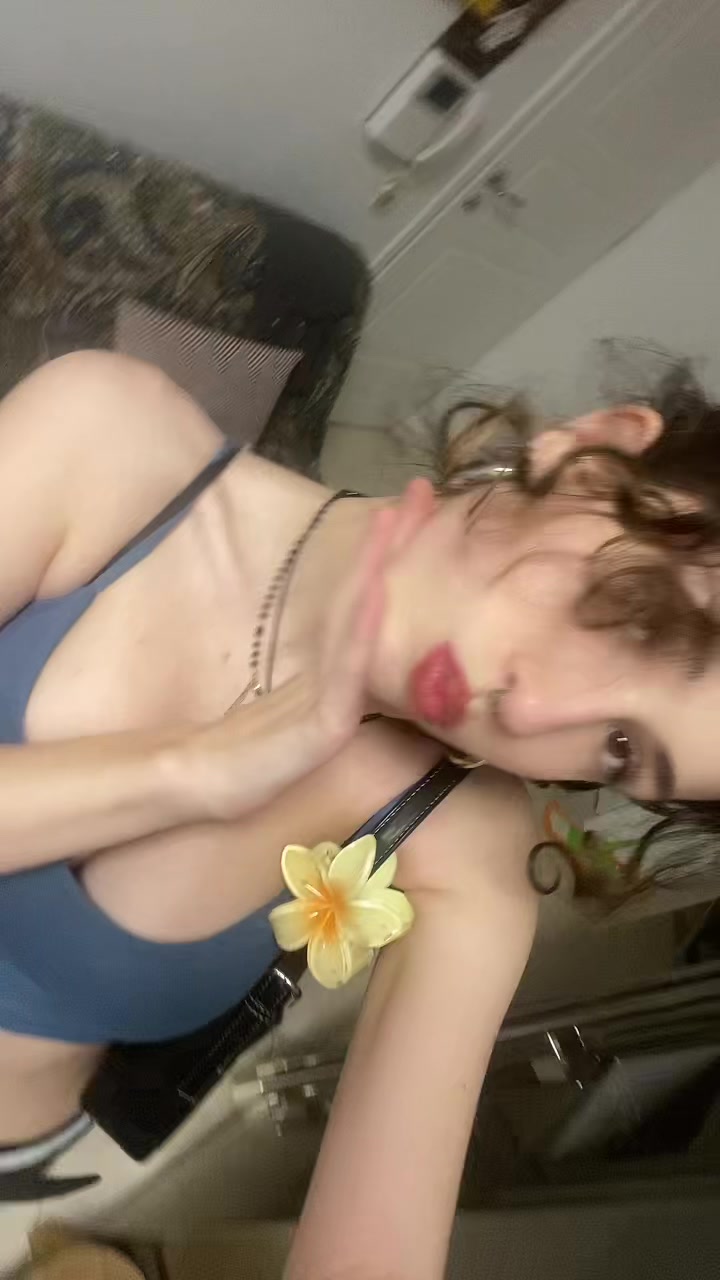 @alexandrazn