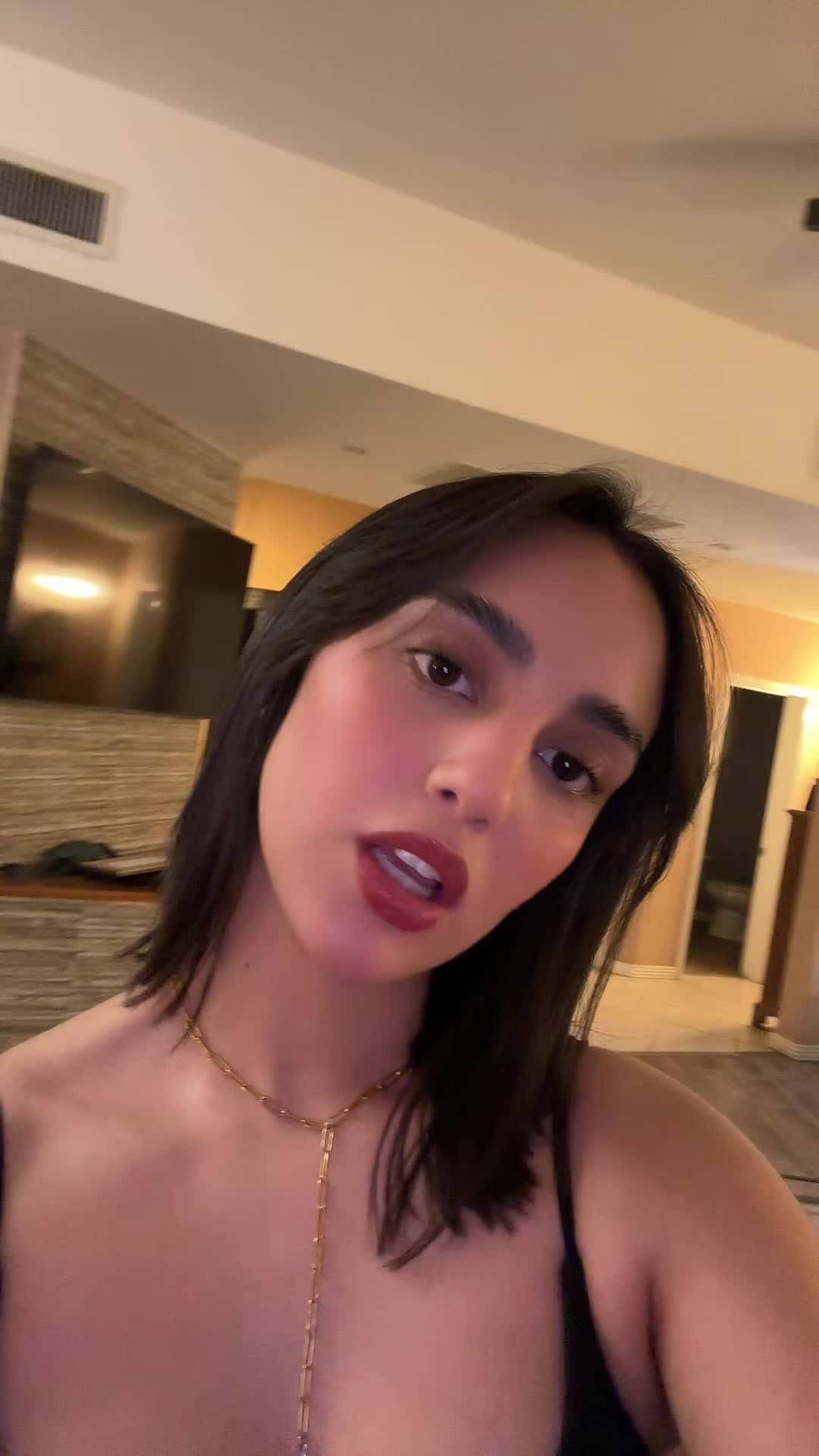 @isabella
