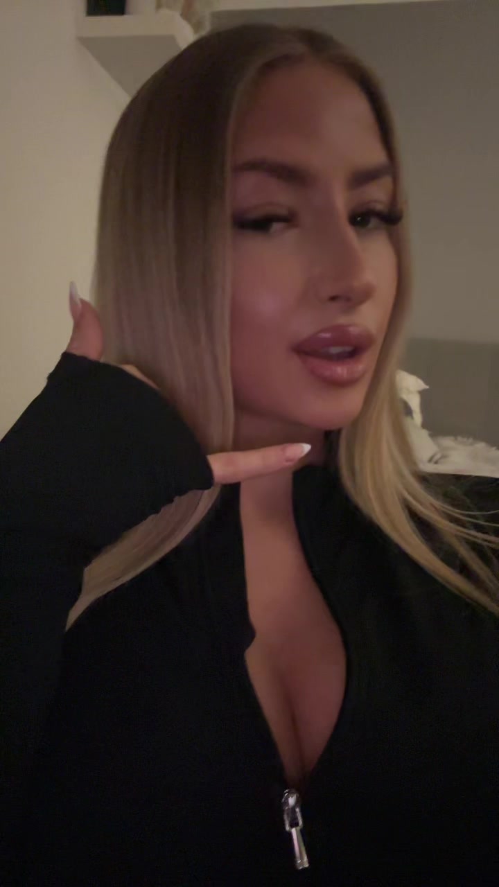 @ℰ