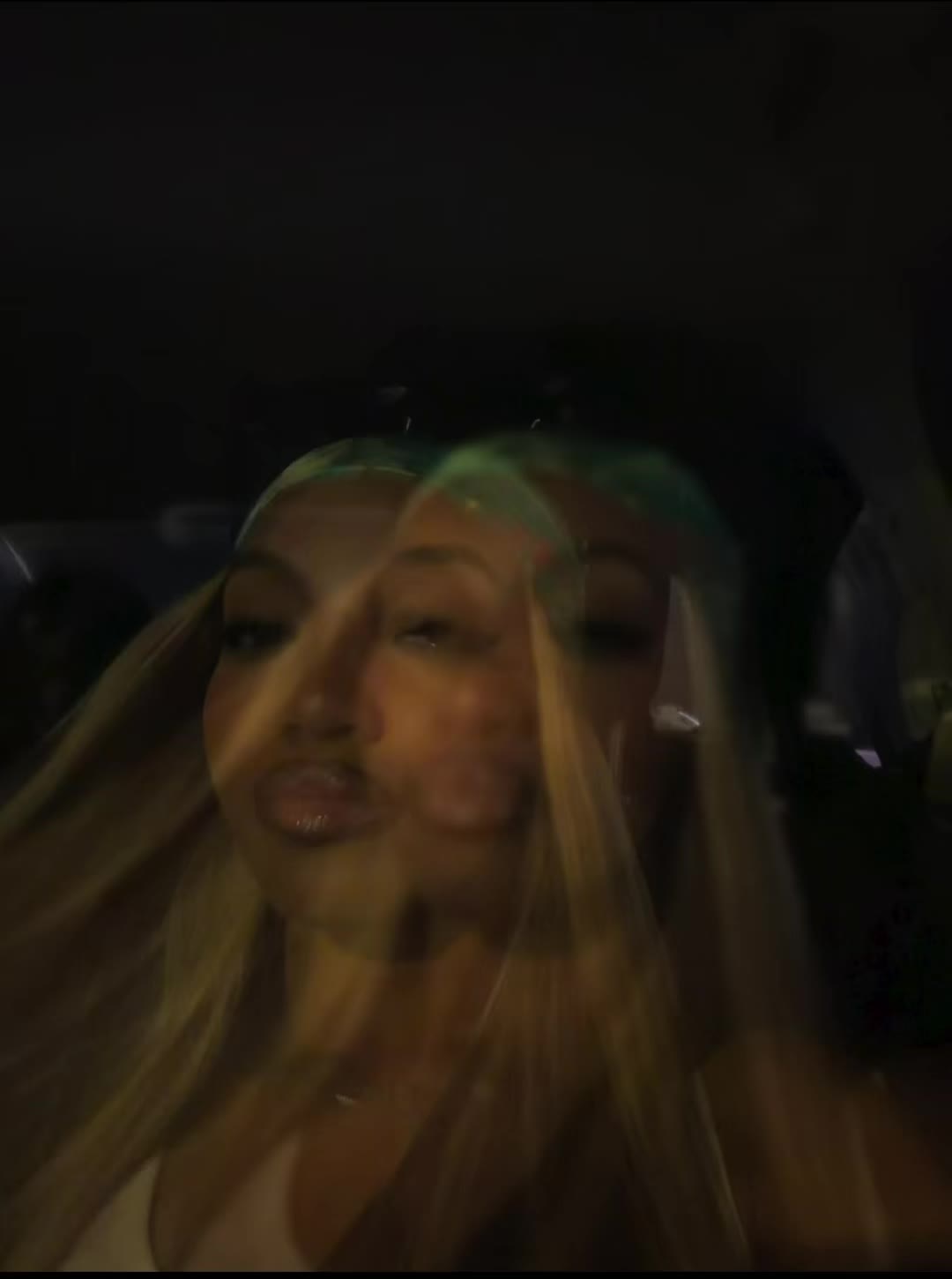 @SYDNI SIMONE