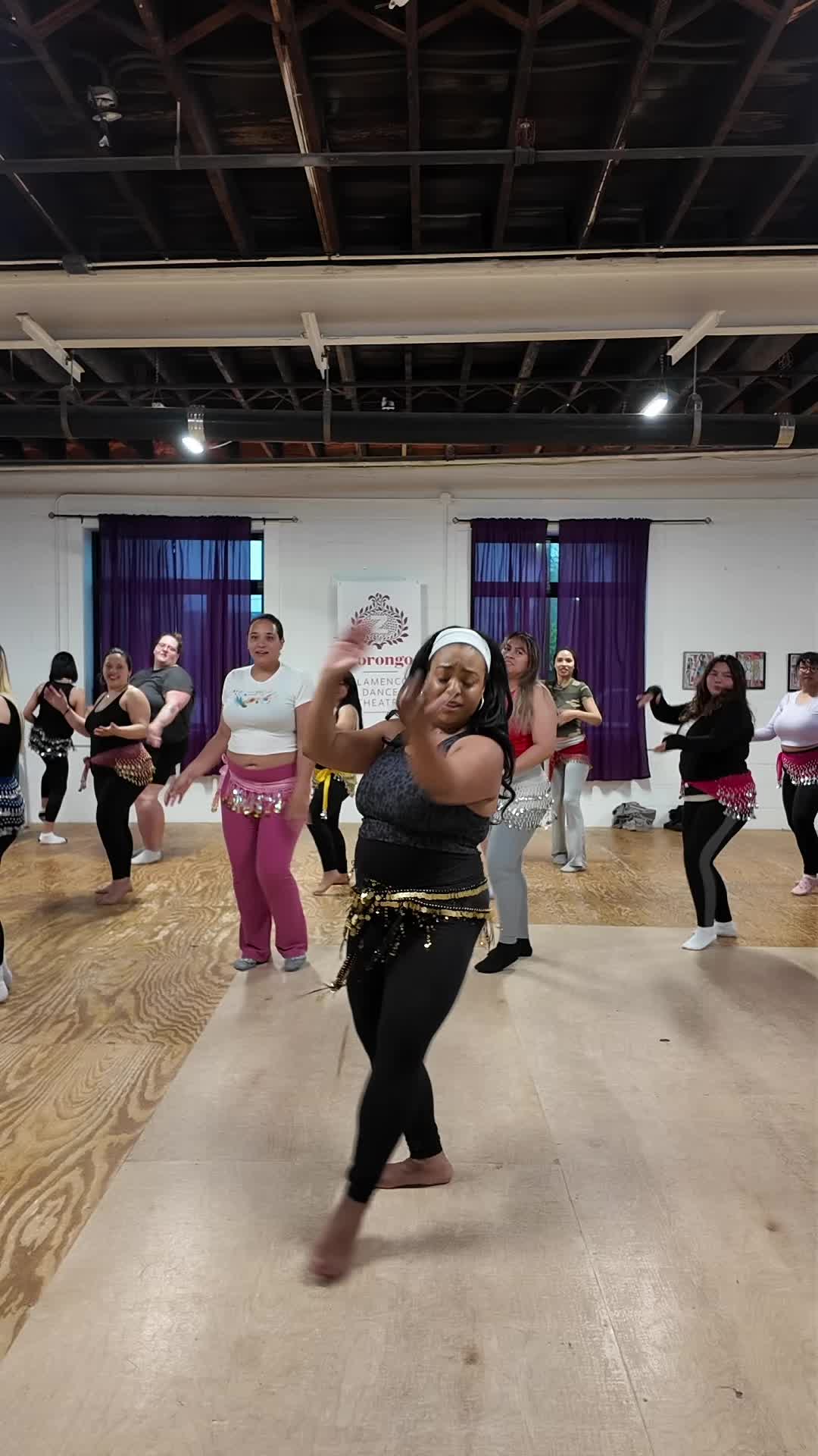 @Tay Zavala | Bellydancer