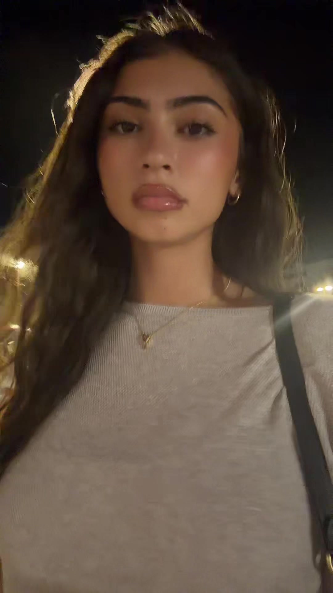 @bella
