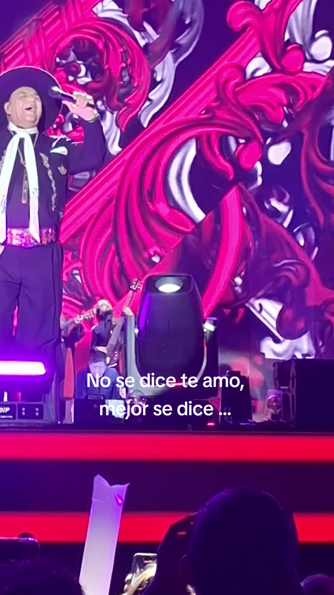 @~