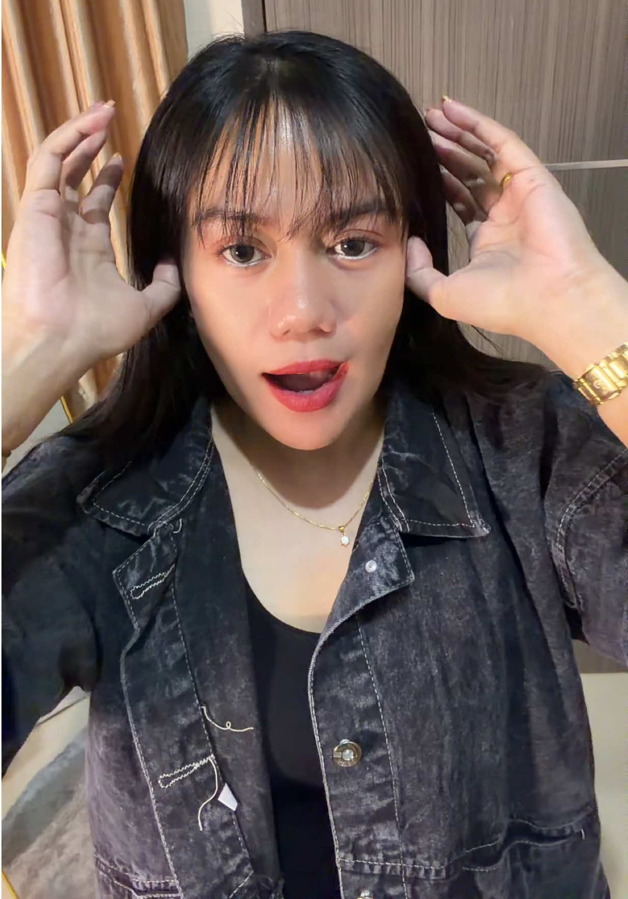 @𝐀𝐩𝐫𝐢 𝐒𝐢𝐡𝐨𝐦𝐛𝐢𝐧𝐠