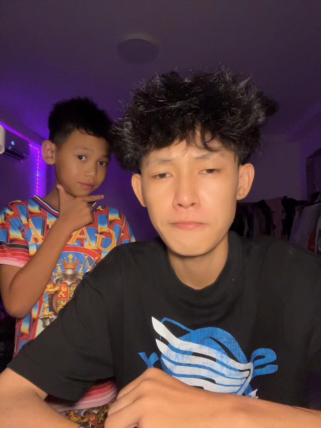 @CHHOŘNG~CHHOŘNG