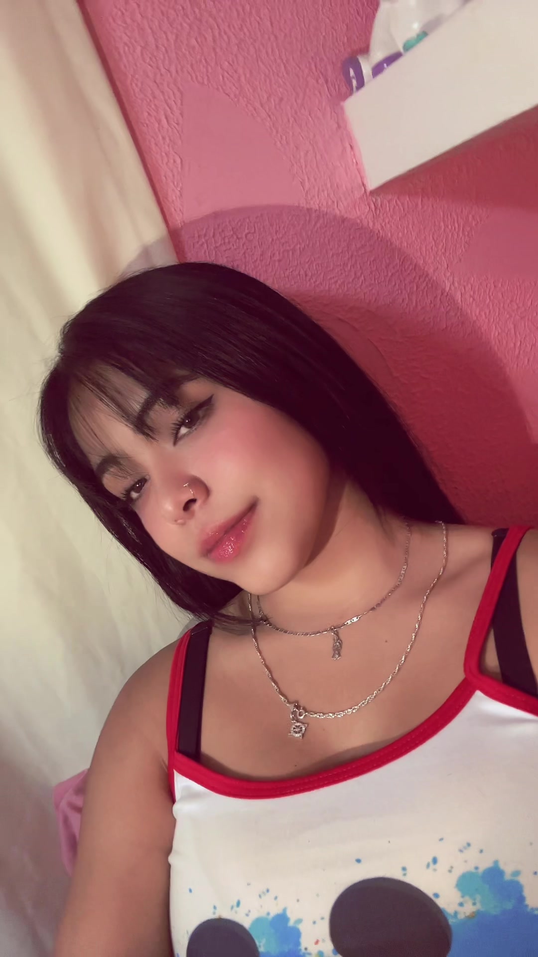 @👧🏽🫧✨