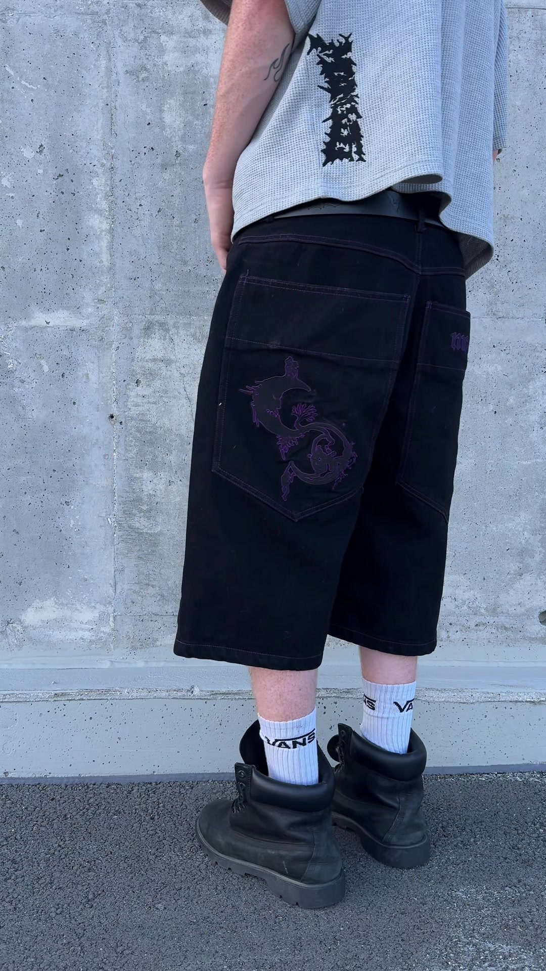 @m.o.o.n.l.e.s.s.store