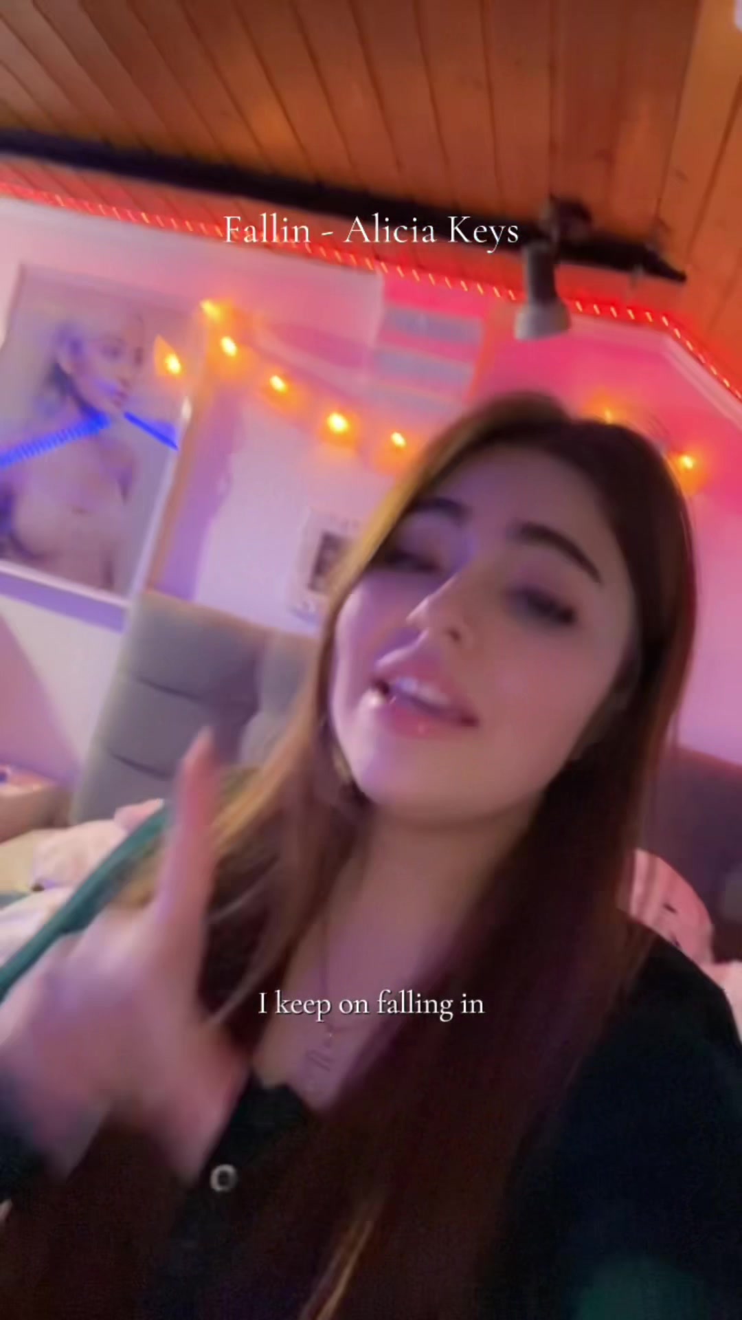 @𝐄𝐋𝐋𝐘