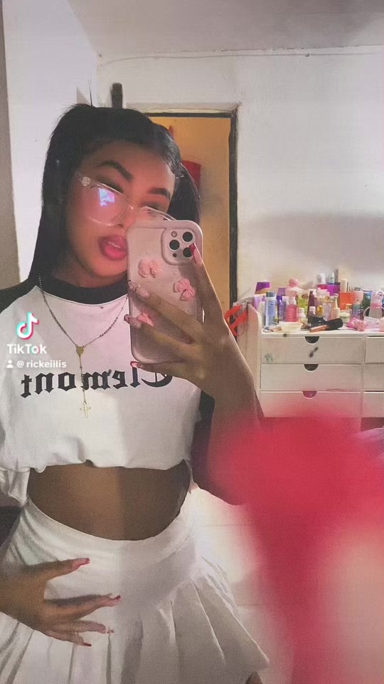 @Valentina G.Z🥰