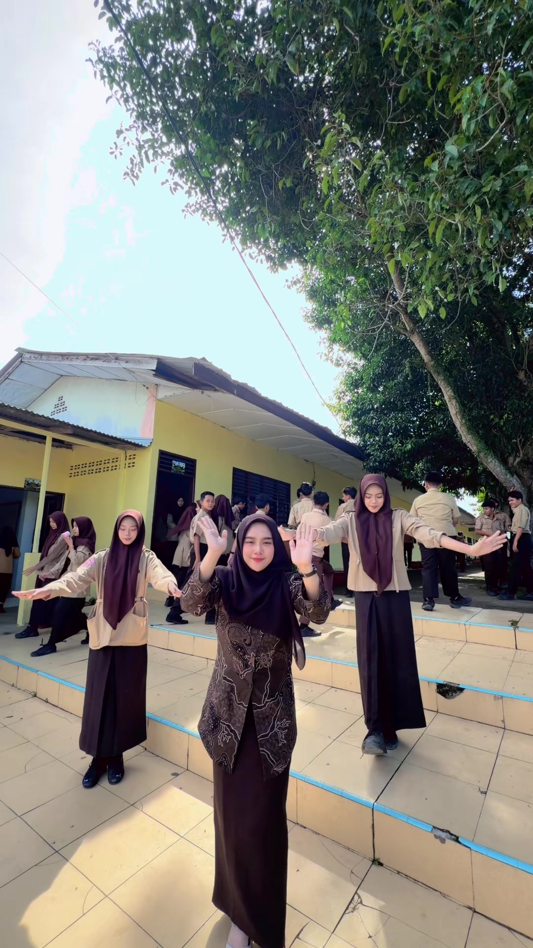 @Meiliza Hijratti S.Pd