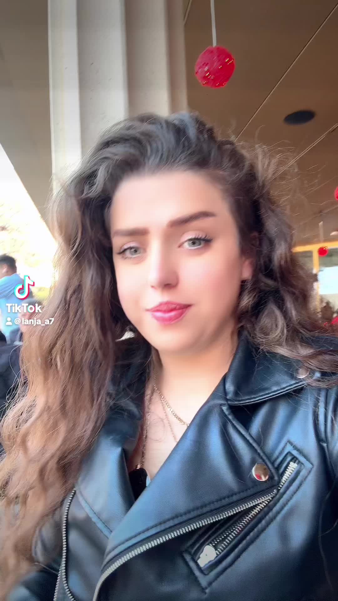 @lanja_
