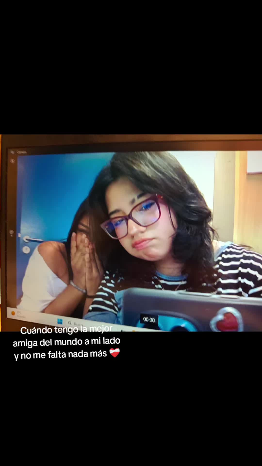@leonela<3