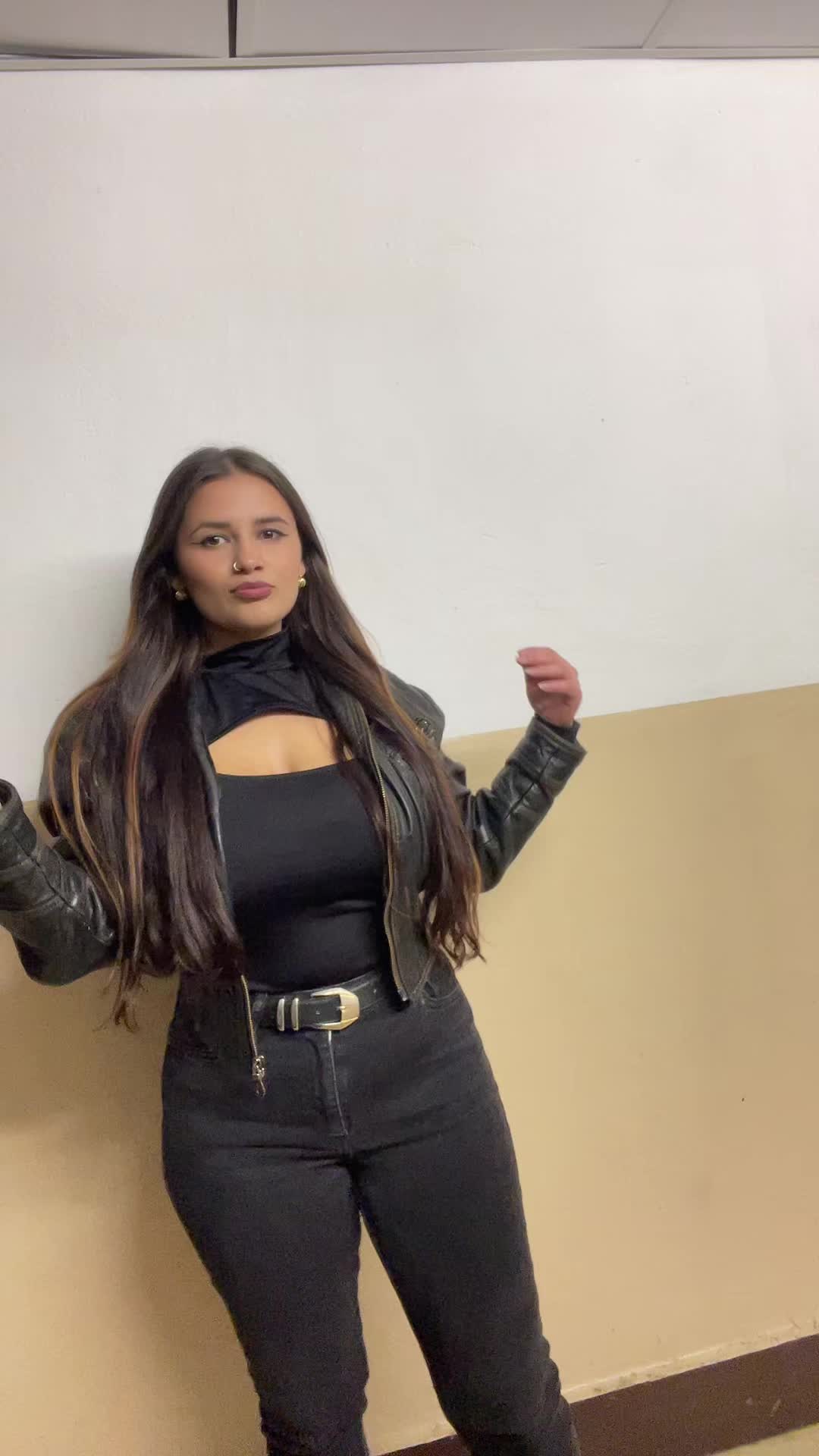 @𝗛𝗘𝗟𝗘𝗡𝗚𝗚𝗚&reg;️🎶🎤🎵