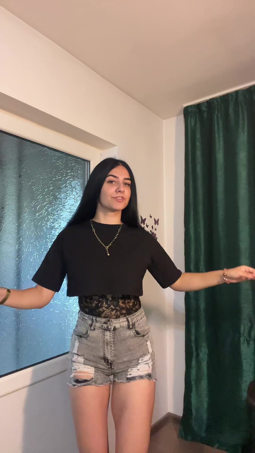 @𝒸𝓇𝒾𝓈𝓉𝒾𝓃𝒶