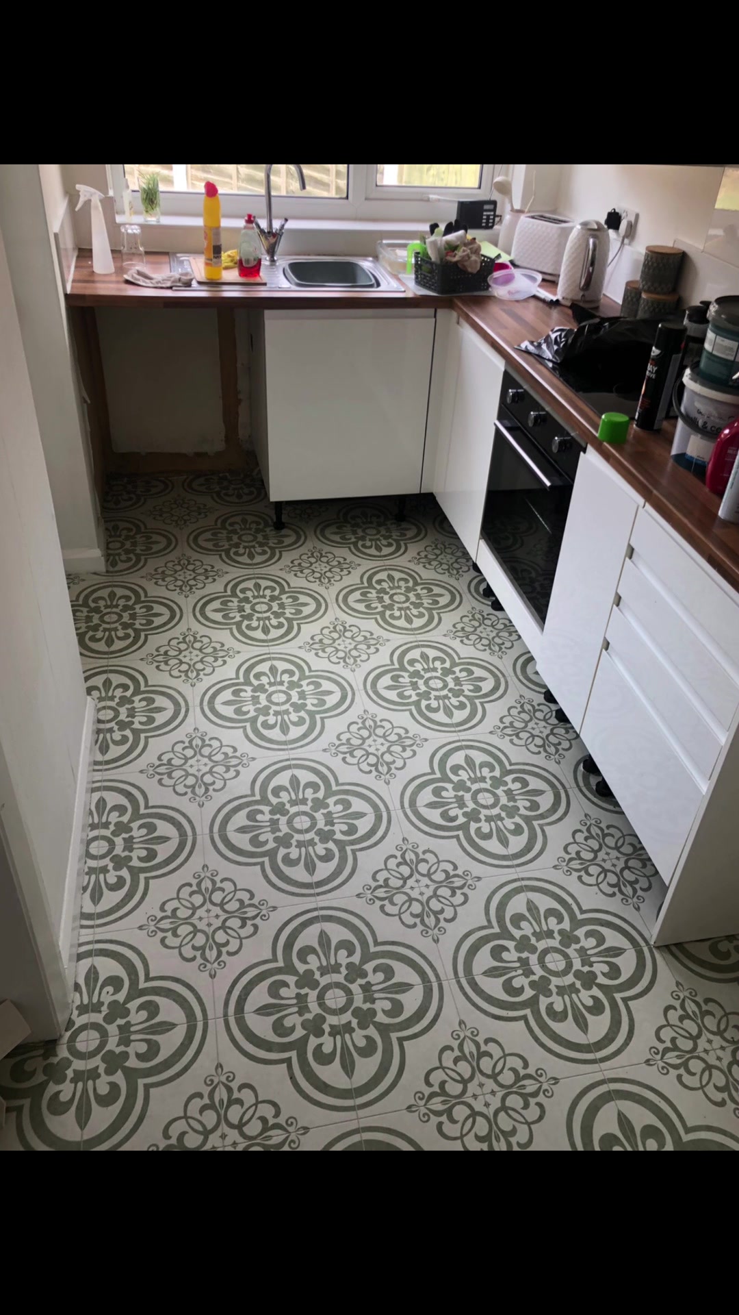 @Local lay flooring