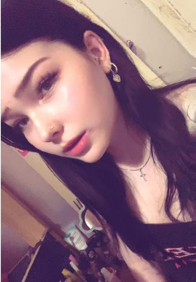 @𝕰𝖘𝖘𝖎