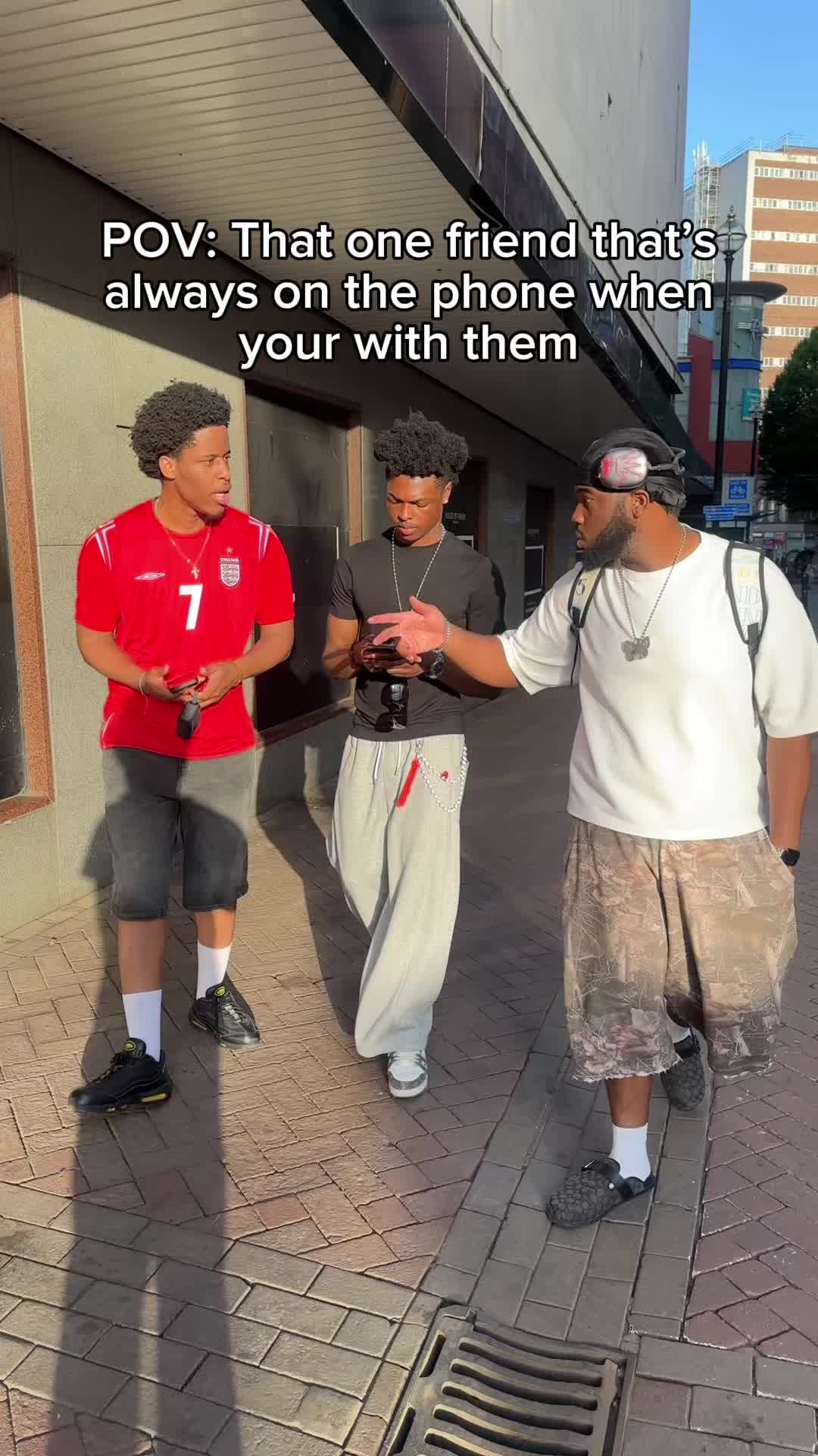 @Iphe._a