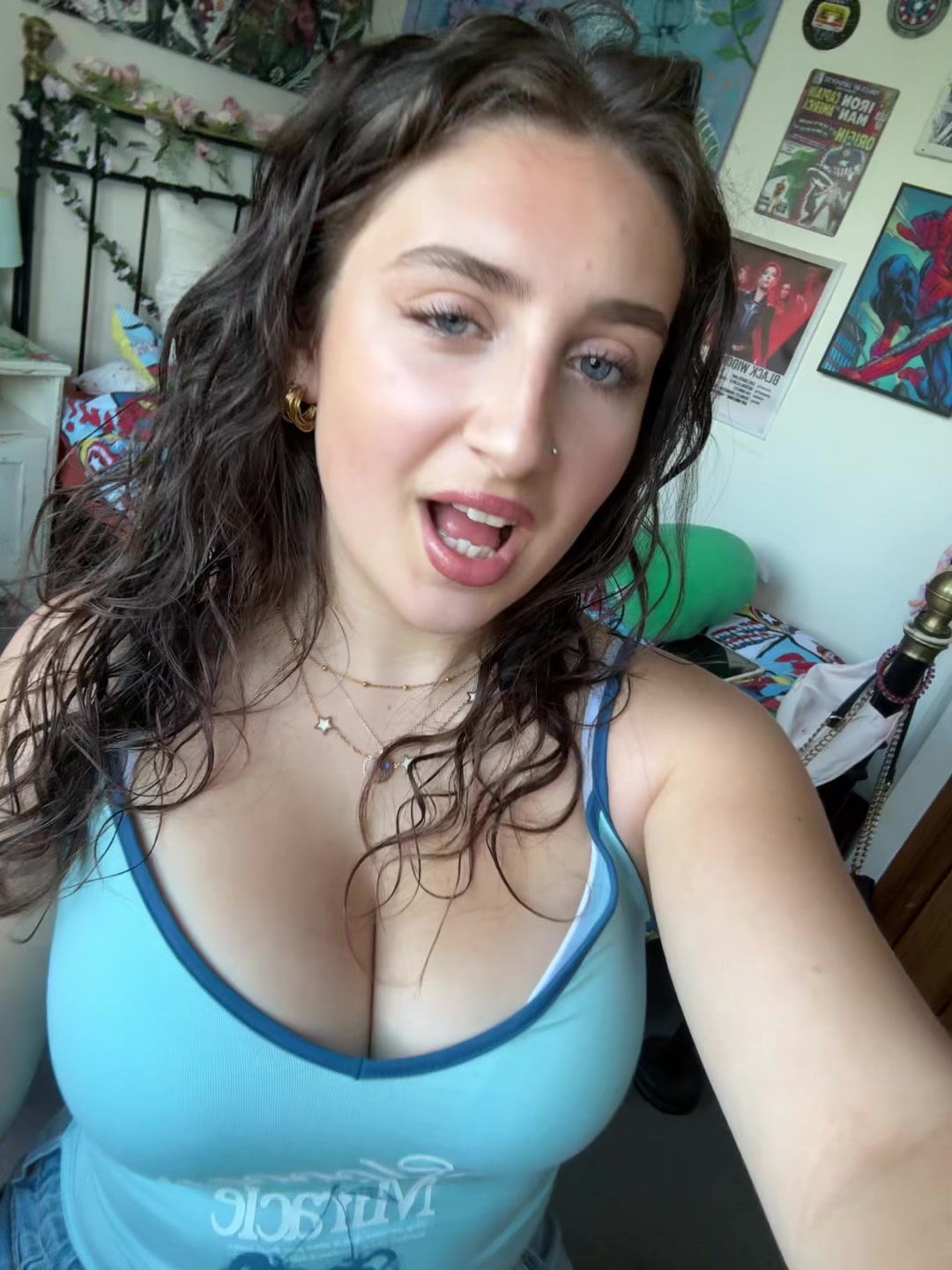 @Bella