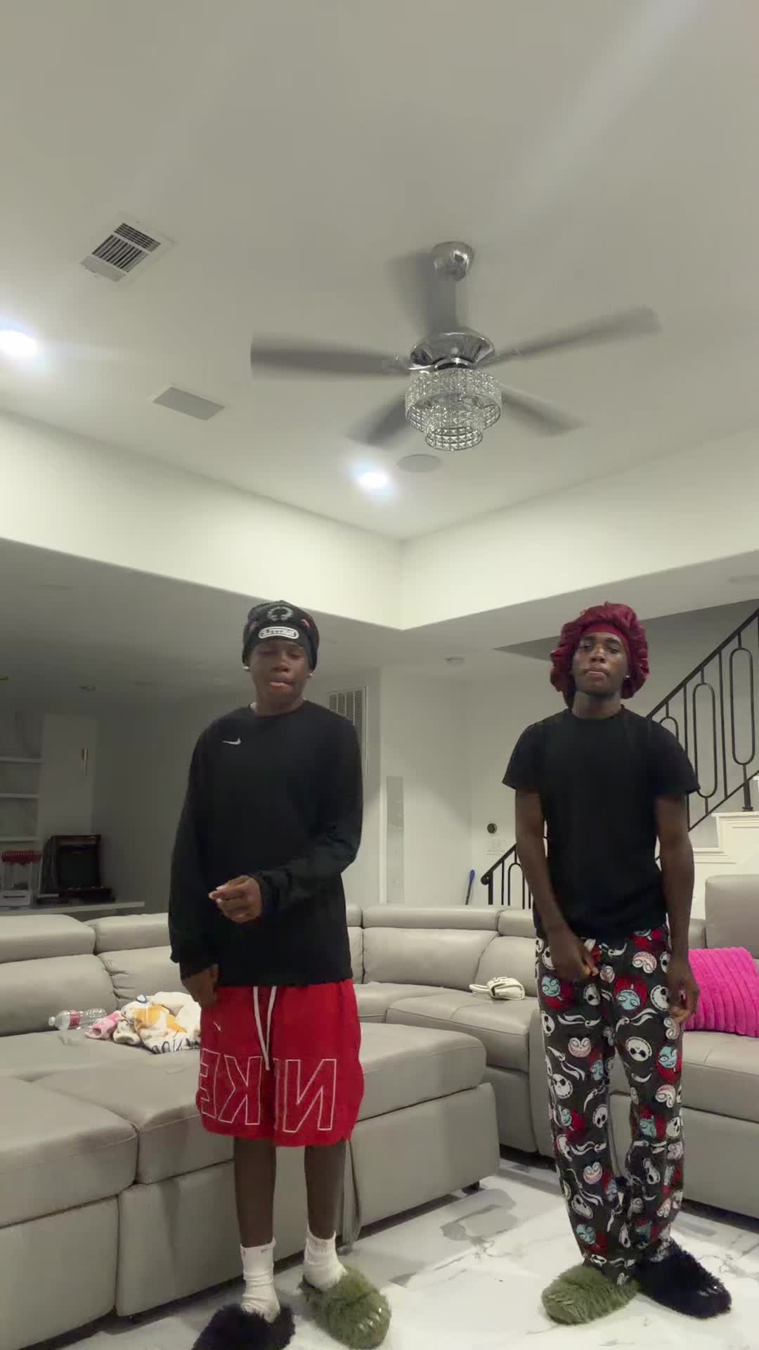 @￶