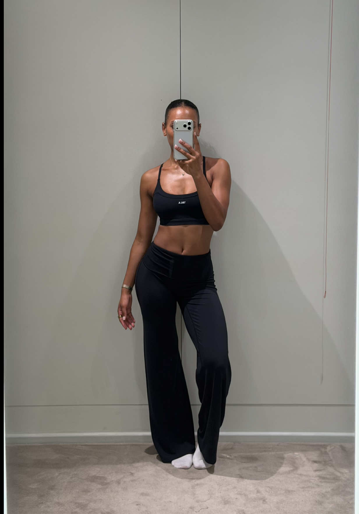 @Nia