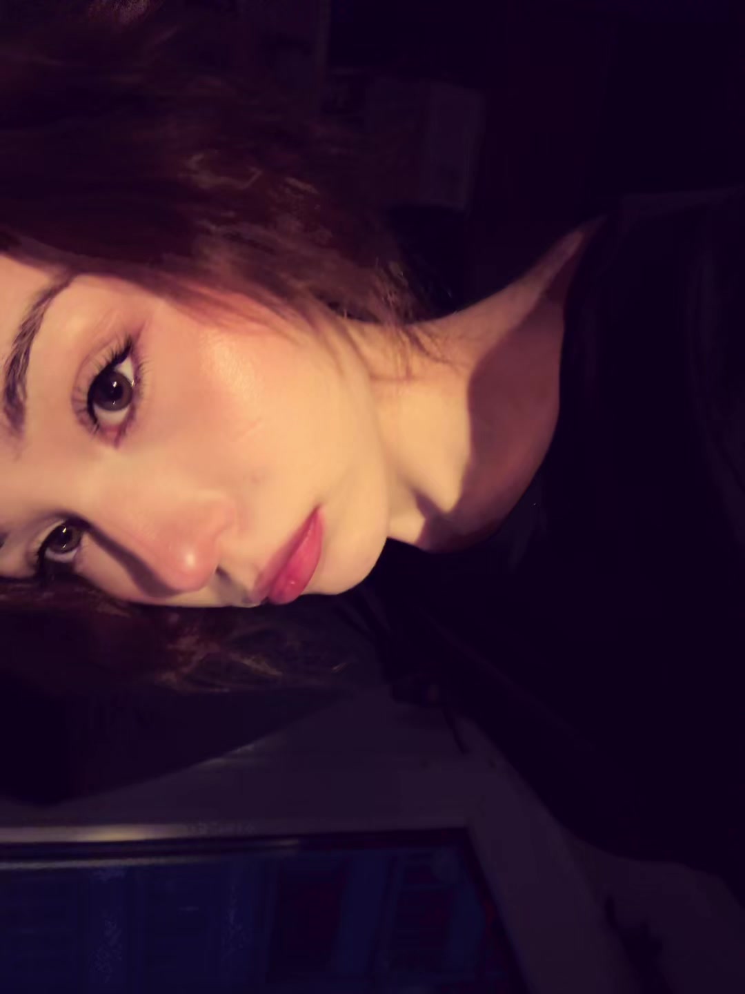 @👅